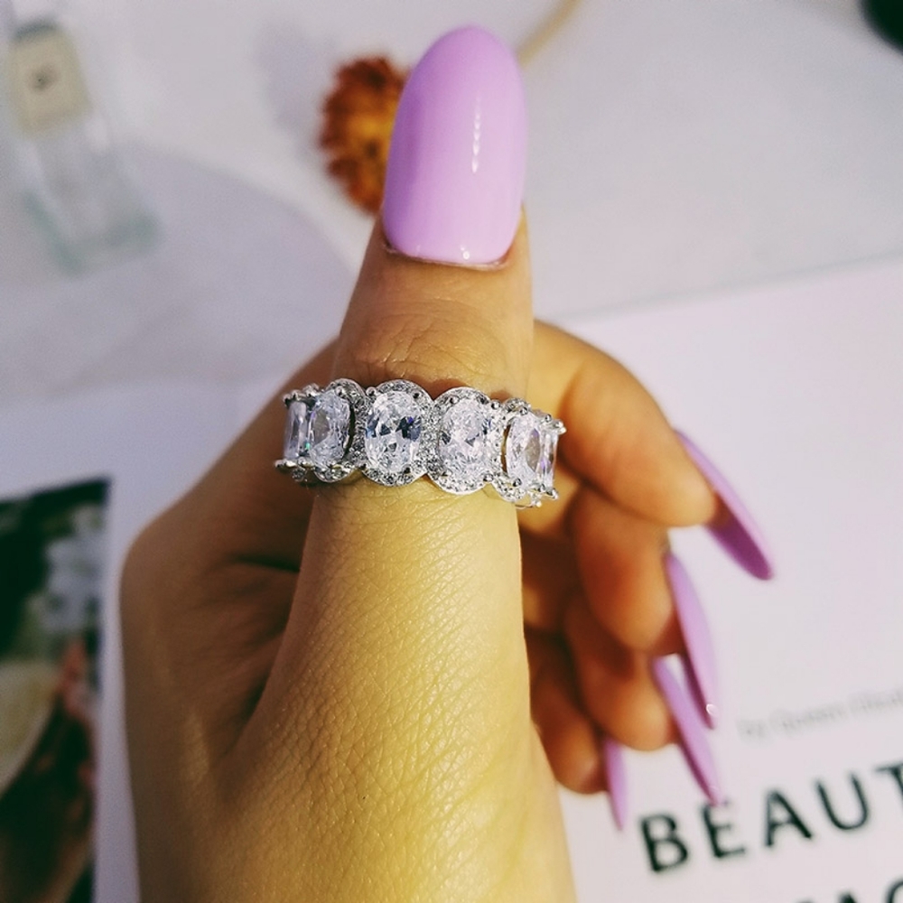 Gorgeous Wide Oval Diamonds Ring - Picture 5 of 6